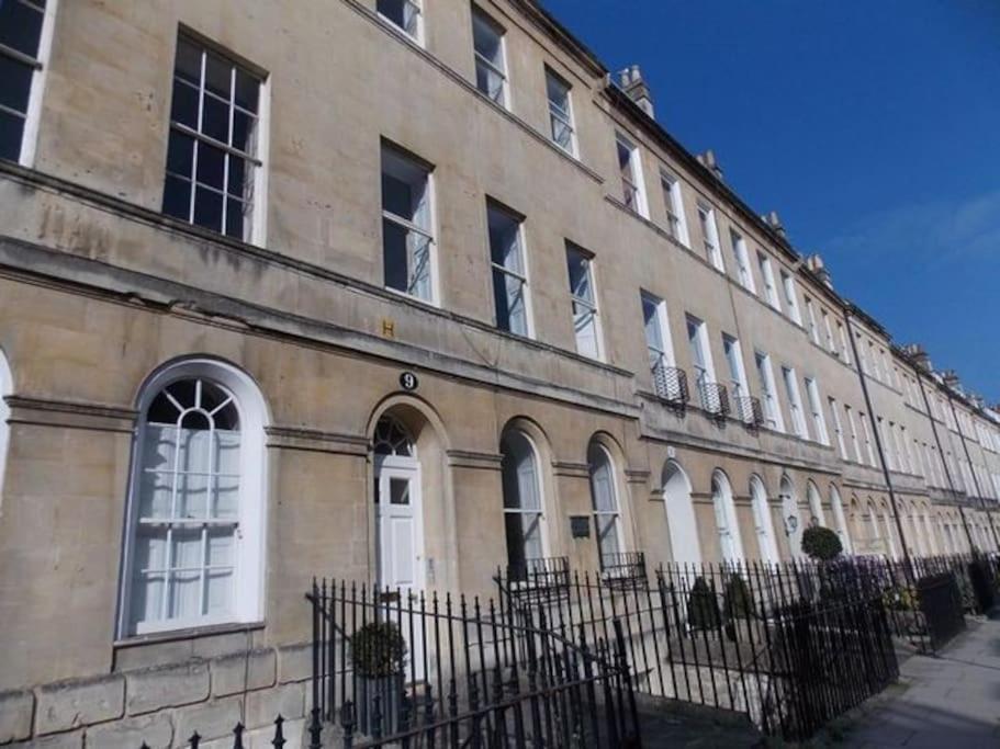 Spacious Apartment Central Bath Exterior photo